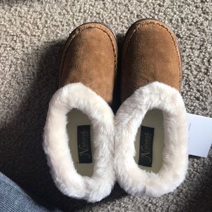 bass pro slippers